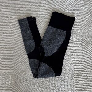 Seamless leggings black and grey purple red maroon two pairs bundle